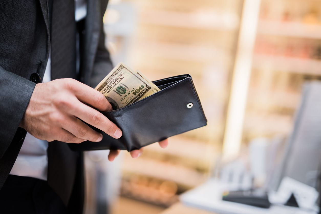 6 Spending Habits the Rich Advise You to Keep Off